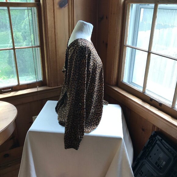 DANA BUCHMAN Leopard print blouse, long sleeves, size 0X. - Picture 2 of 6